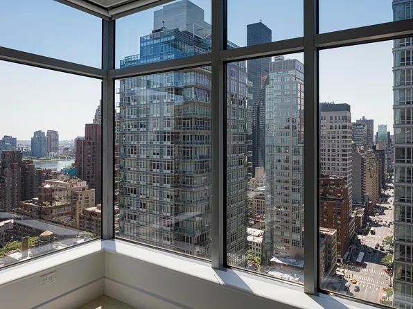 250 East 54th Street image 15 of 26