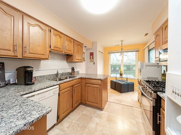 4th image of 263 Southwick Ct #0