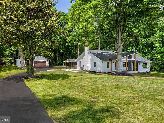 5th image of 12365 Henderson Rd