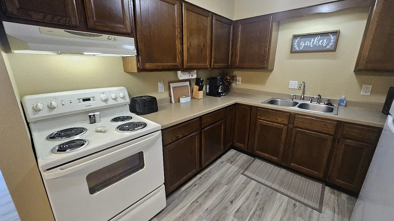 2 bed, 1000 sqft, $2,400 — Photo 3