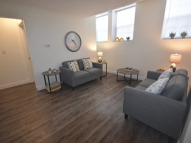Waveland Place Apartments — Photo 25