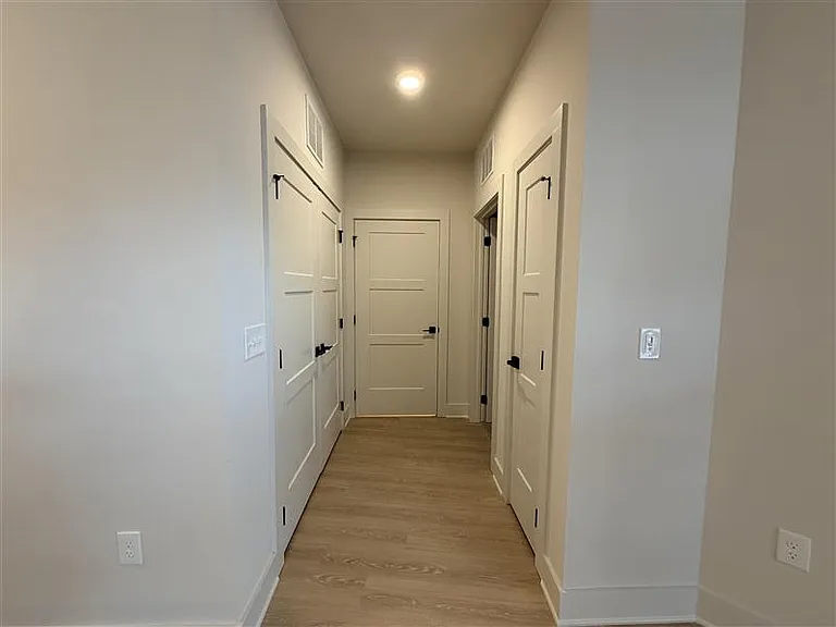 District on the Etowah Apartments — Photo 1083