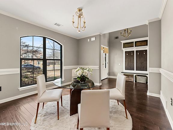 5th image of 13525 Lapstone Ln