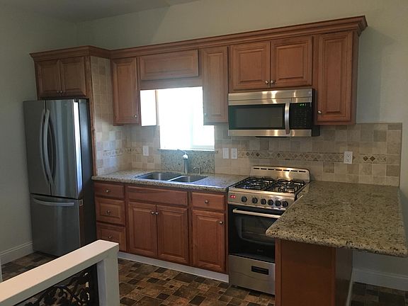 3rd image of 1258 Tres Lomas Dr