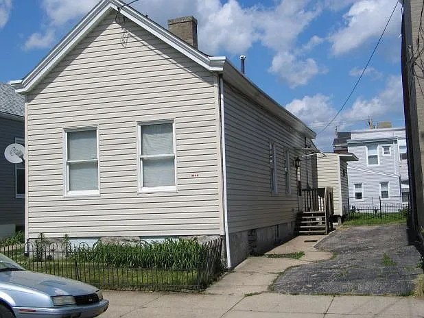 1111 Ann St photo 1