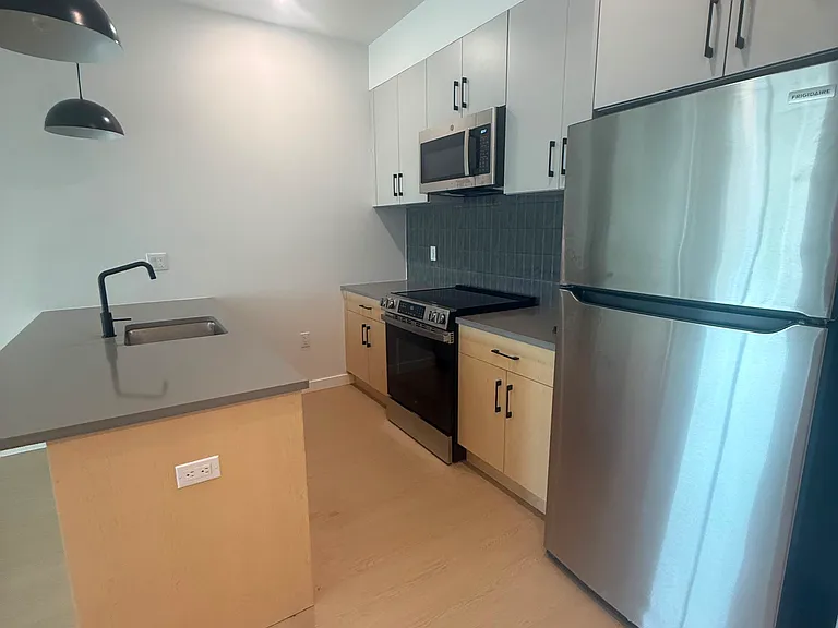 74 Webster St #2C — Photo 3