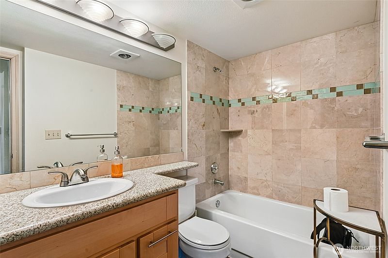 3rd image of 6960 California Avenue SW #A109