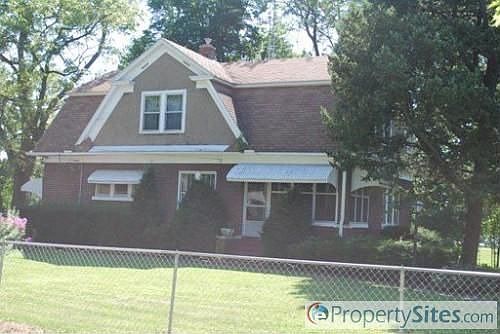 2nd image of 106 Fuller St