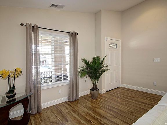 4th image of 3412 Mardi Gras Ct