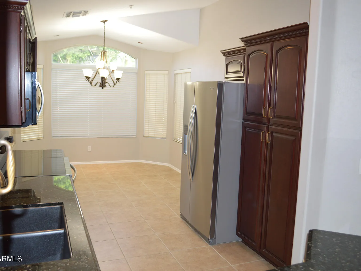 3 bed, 2.0 bath, 1608 sqft, $3,400 — Photo 3