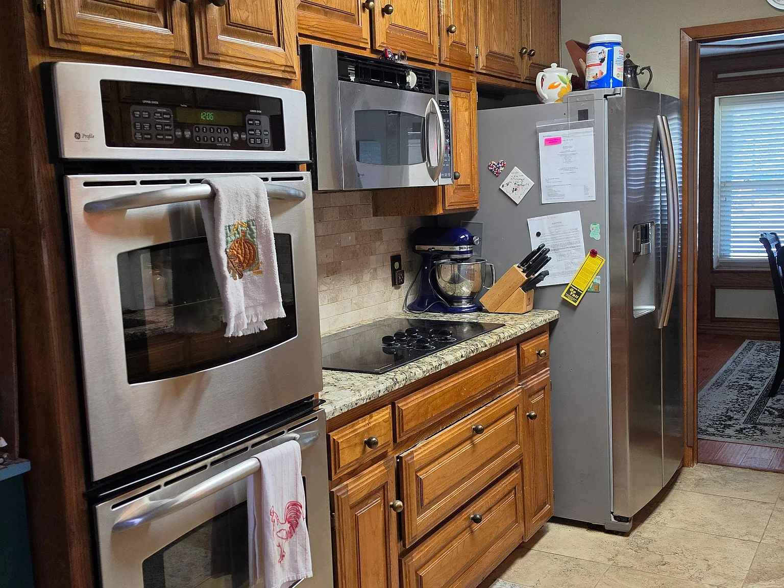 2 bed, 1.0 bath, 1965 sqft, $1,001 — Photo 3