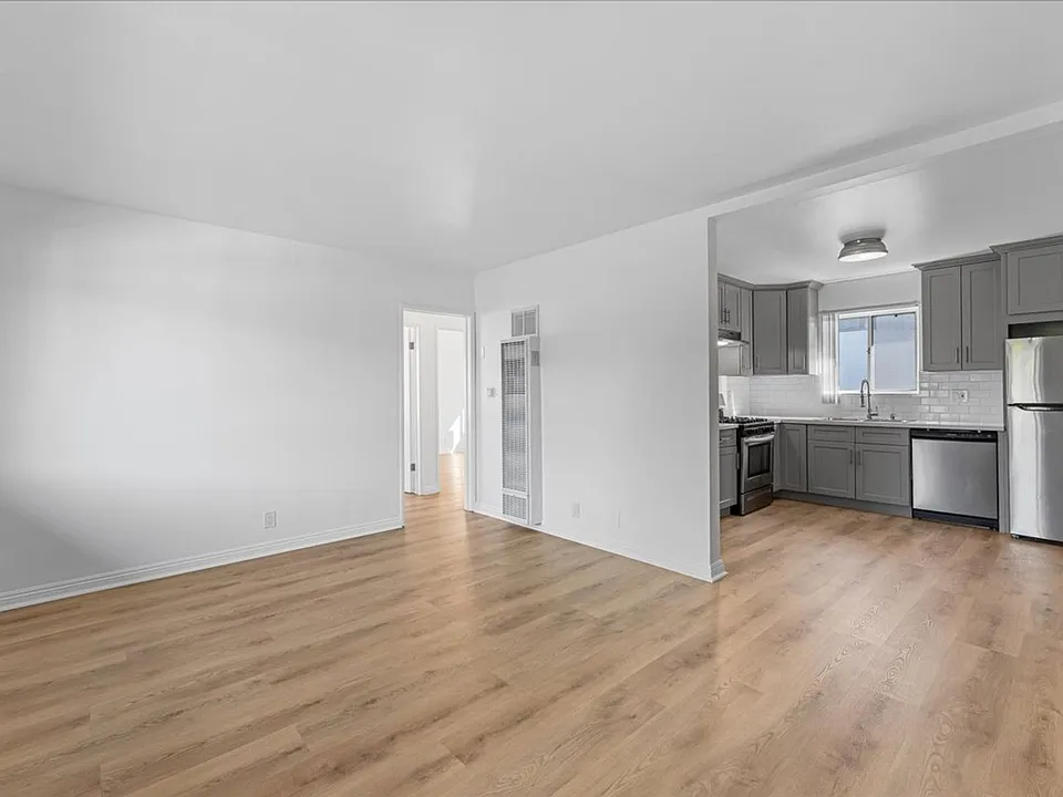 7733 Laurel Canyon Blvd #7