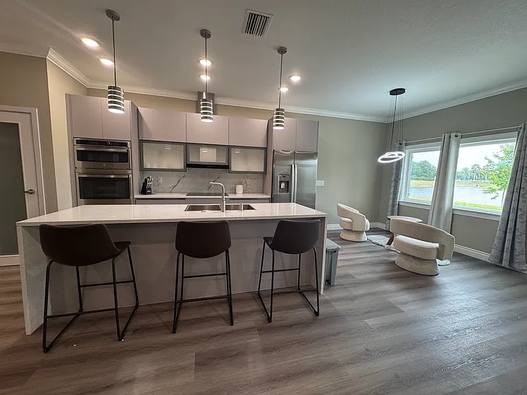 2037 Greenbriar Ter #2037 — Photo 3