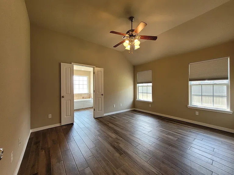 4042 Rosewood Pl — Photo 14