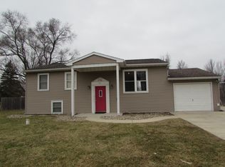 64 Sunnycrest Dr, Osceola, IN 46561