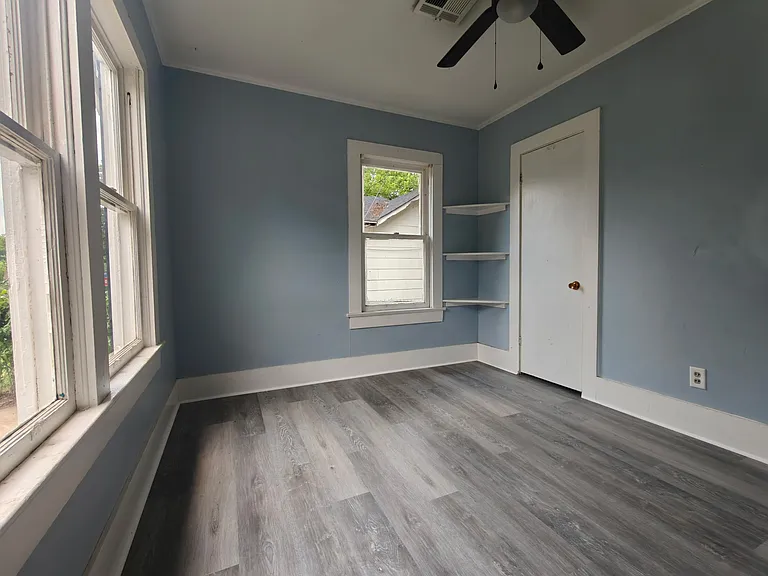 1711 W South St — Photo 1