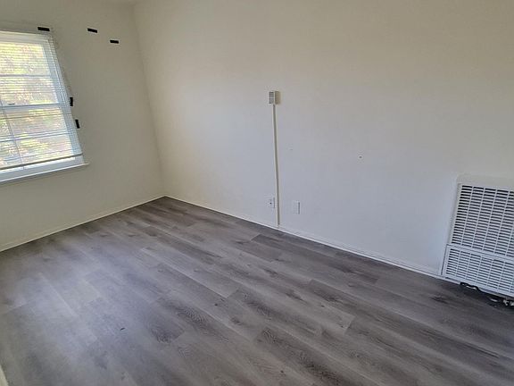 2nd image of 5940 Melrose Ave #6A