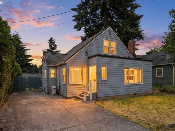1910 Harney St, Vancouver, WA 98660