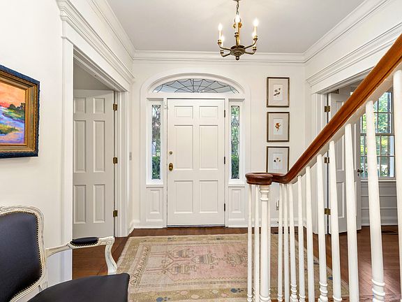 4th image of 211 Wactor St
