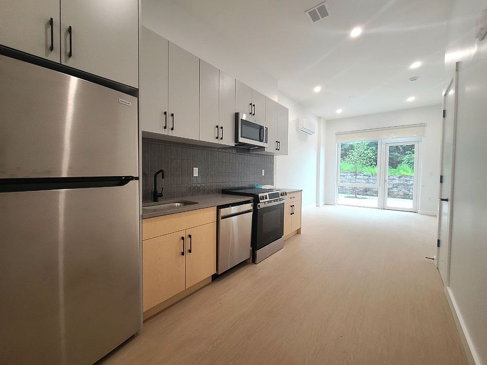 1st image of 75 Webster St #M1