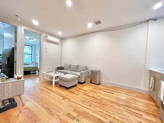 Rented by Doorway NYC, LLC | media 18