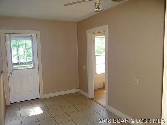 4th image of 200 E Valley Dr