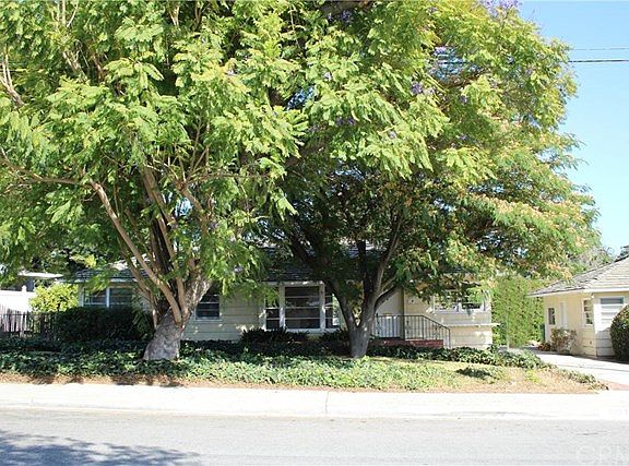 3rd image of 8452 Catalina Ave