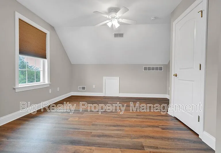 364 Prospect St — Photo 44