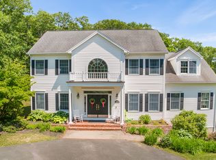 16 Pinewood Dr, New Fairfield, CT 06812