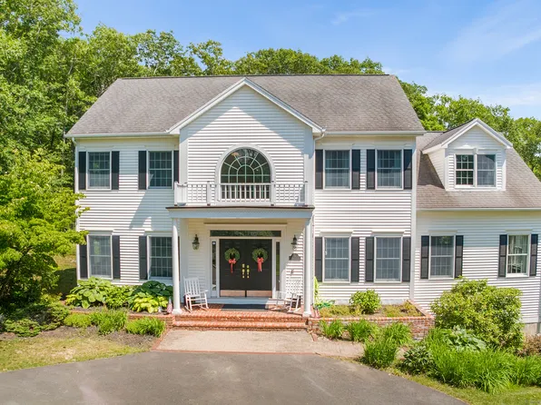 16 Pinewood Drive, New Fairfield, CT 06812