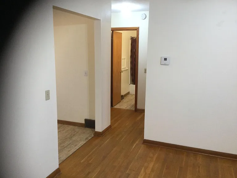 110 N Crater Ave — Photo 3
