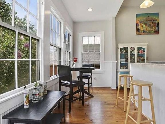 3rd image of 3139 Burgundy St #1