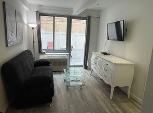 521 W 48th St #2D, New York, NY 10036