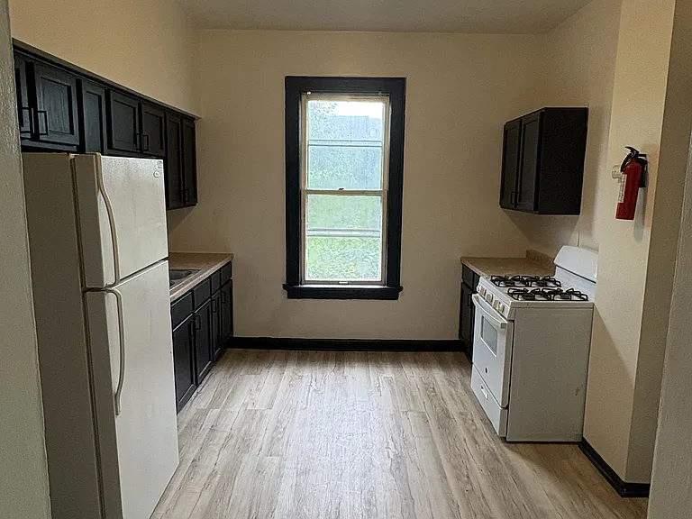 2928 W Juneau Ave — Photo 5