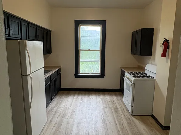 2928 West Juneau Avenue - Back Upper Unit