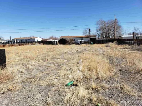 2810 Winnemucca St, Silver Springs, NV 89429