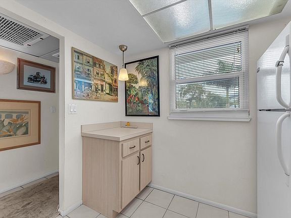 5th image of 103 Royal Park Drive #2D