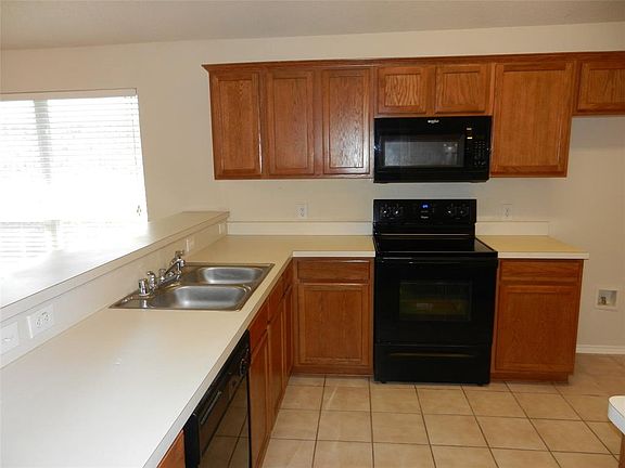 3rd image of 9813 Carter Dr