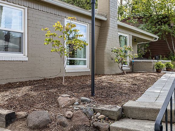 3rd image of 207 N 31st Ave