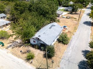 1101 Sanders St, Bowie, TX 76230