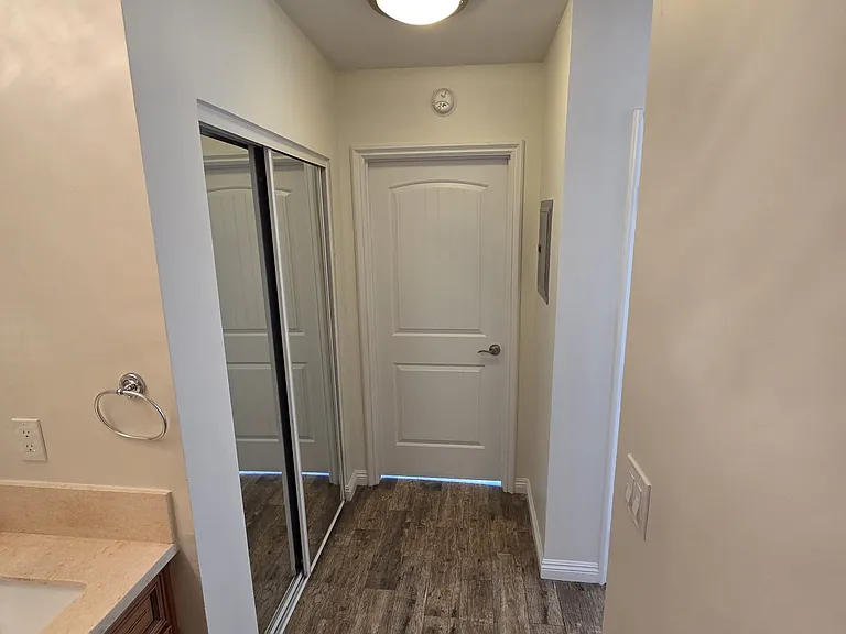 2518 W 5th st — Photo 13