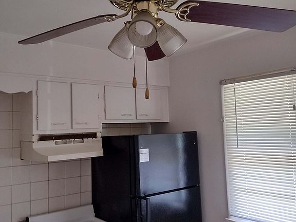 5th image of 2204 19th Ave APT 4