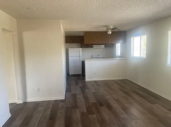 5041 W Avenue L14 #11, Lancaster, CA 93536