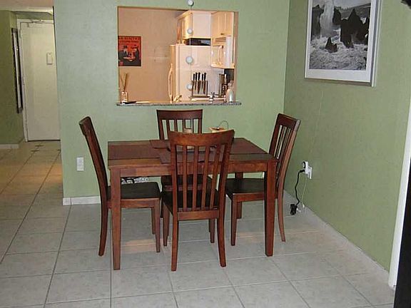 4th image of 300 Bayview Dr APT 103