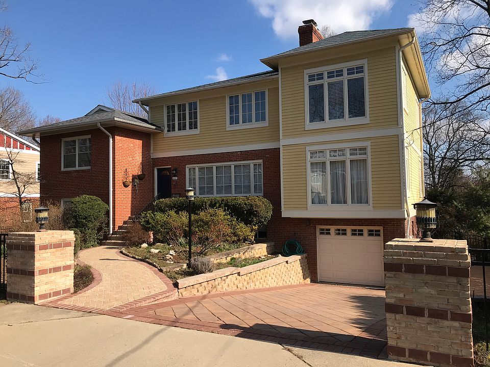 4007 Woodstock St N.