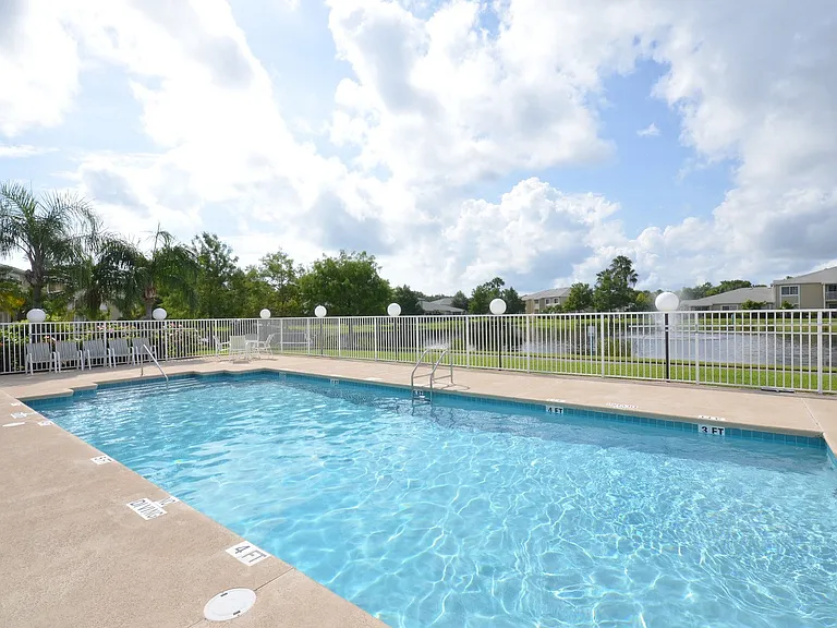 River Park Place Apartments — Photo 11
