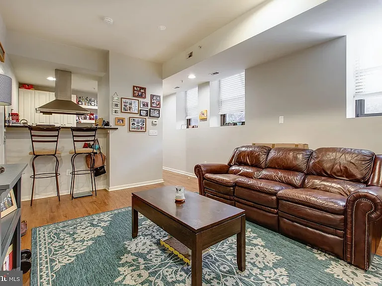 1211 Light St #T6 — Photo 6