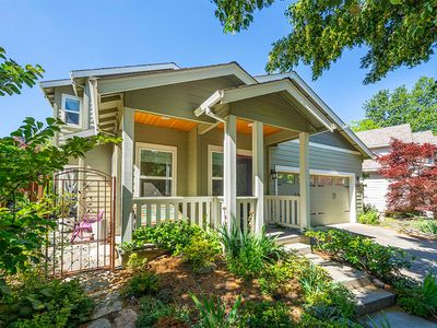 2704 Clay Creek Way, Ashland, OR, 97520