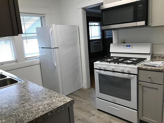 2nd image of 1275 Gladys Ave