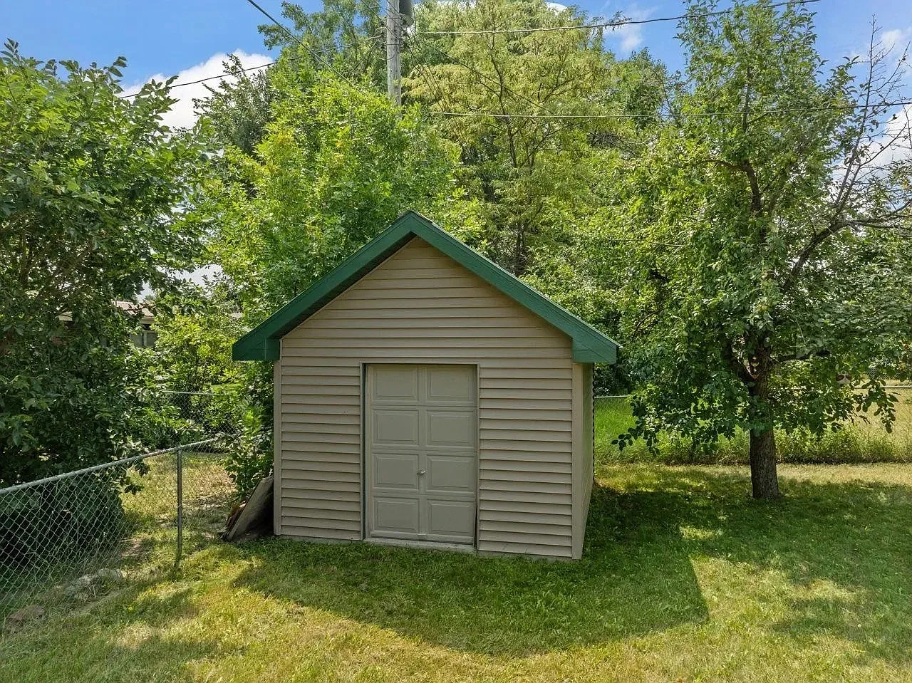 4 bed, 2240 sqft, $1,800 — Photo 4